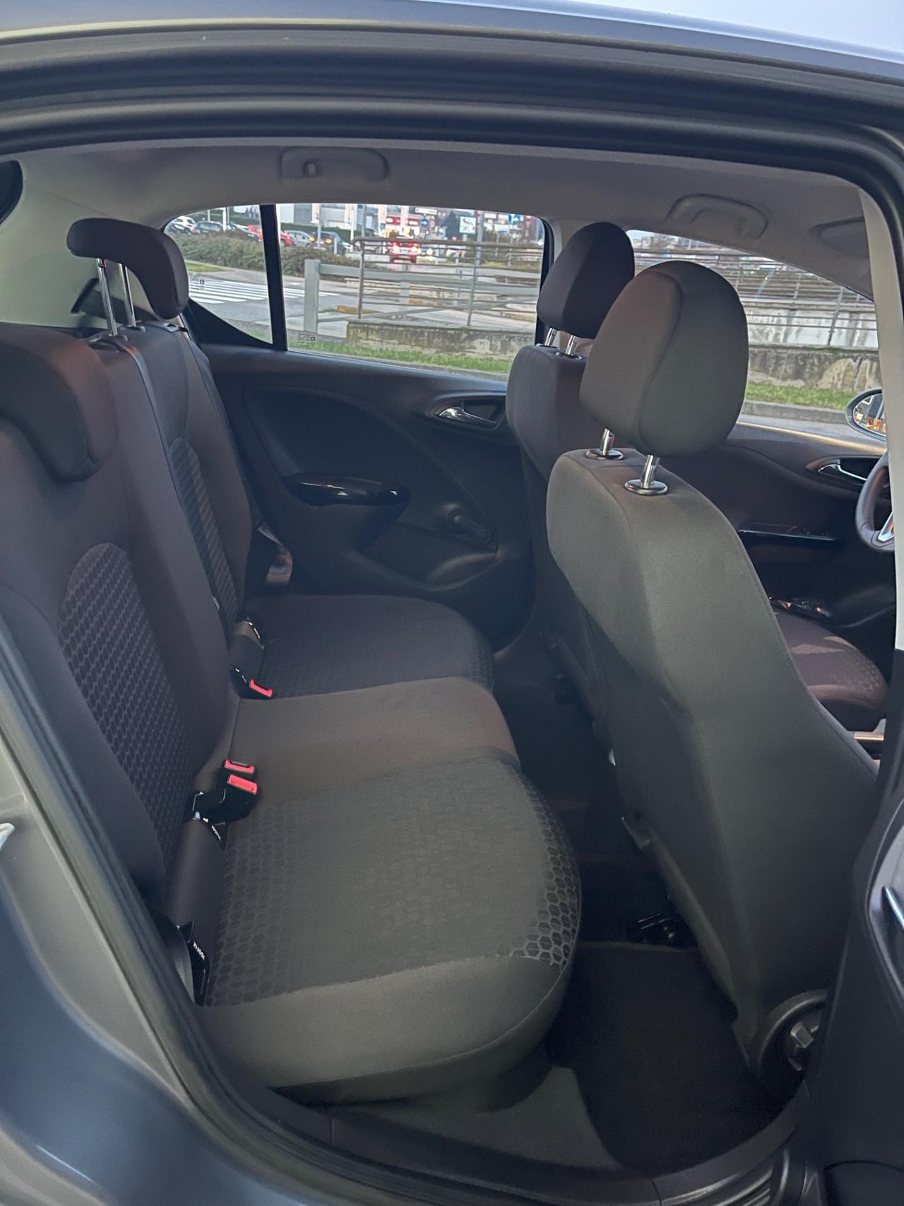 Opel Corsa 1.4 90CV 5 porte b-Color