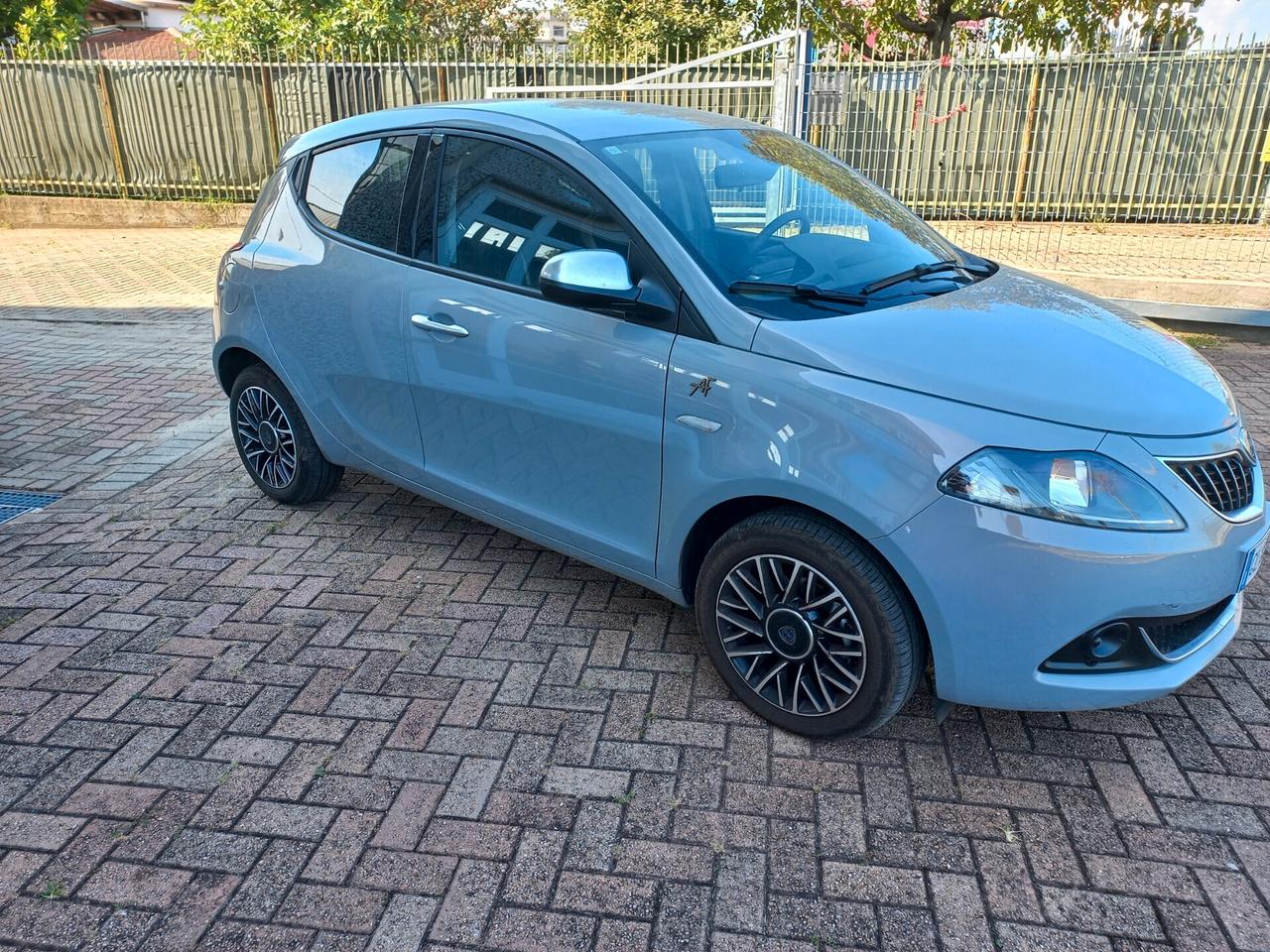 Lancia Ypsilon 1.0 FireFly Hybrid Alberta Ferretti km 7800 garanzia ufficiale