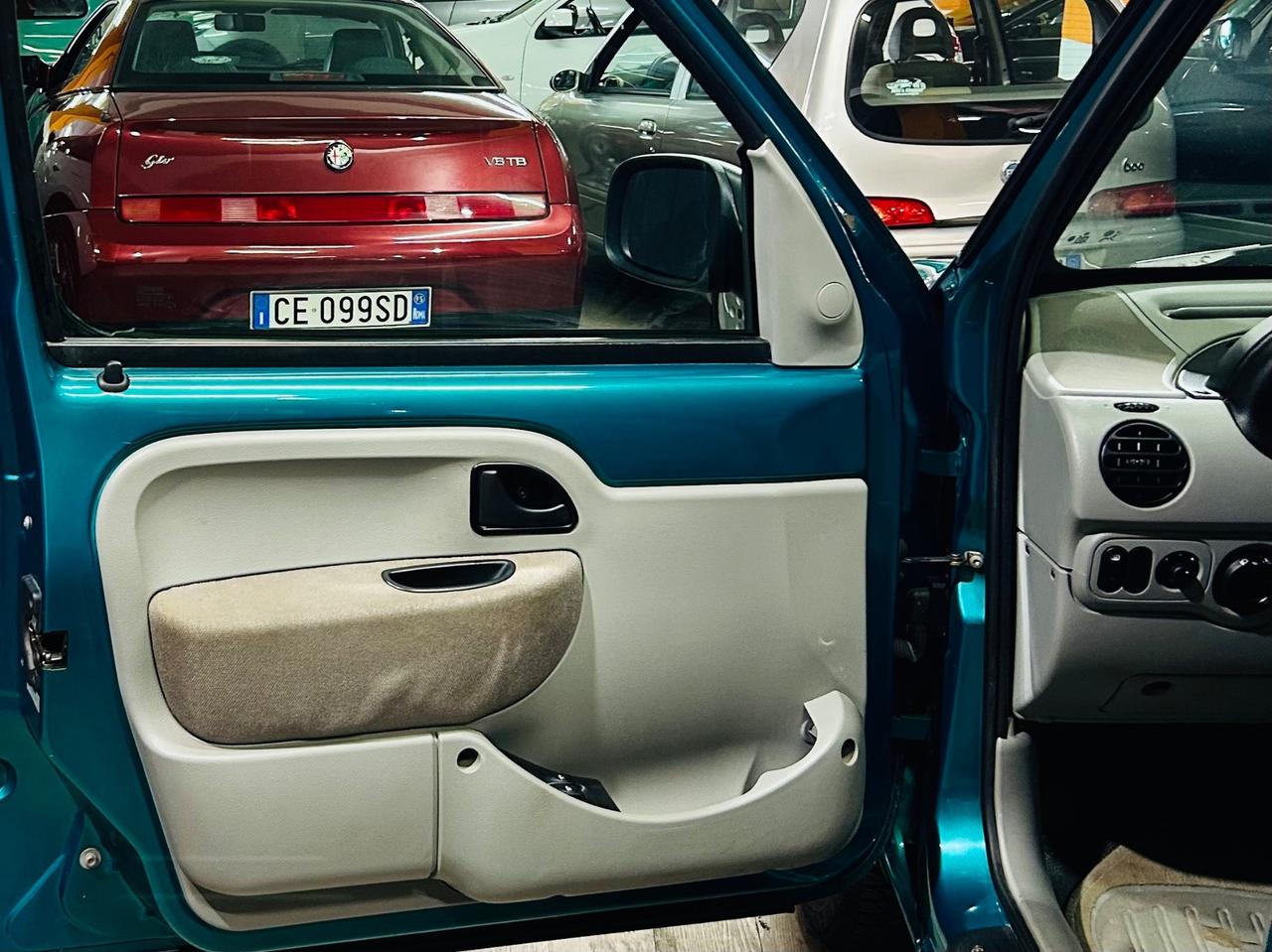 RENAULT KANGOO 1.2 16V IN PERFETTE CONDIZIONI .