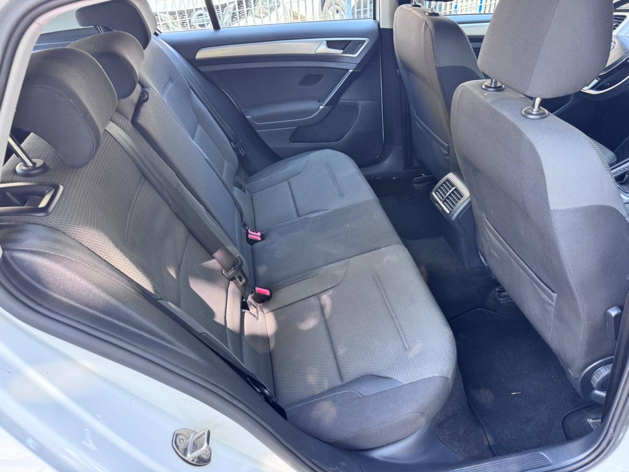 VWGolf 7 1.6 TDI 110 CV 5p. Neopaten garanzia 12 mesi