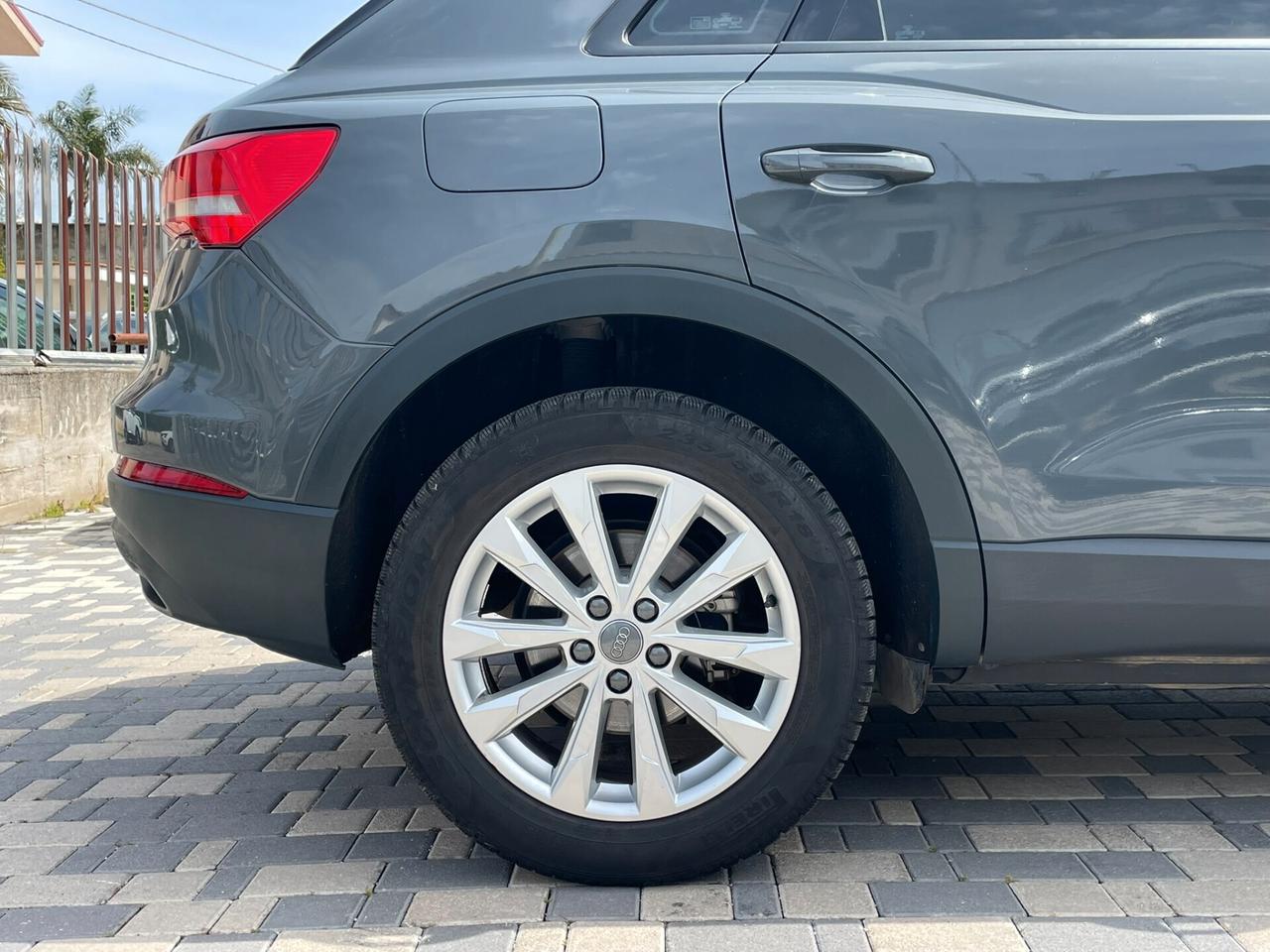 Audi Q3 Business 2.0 TDI 190CV s-tronic quattro 40