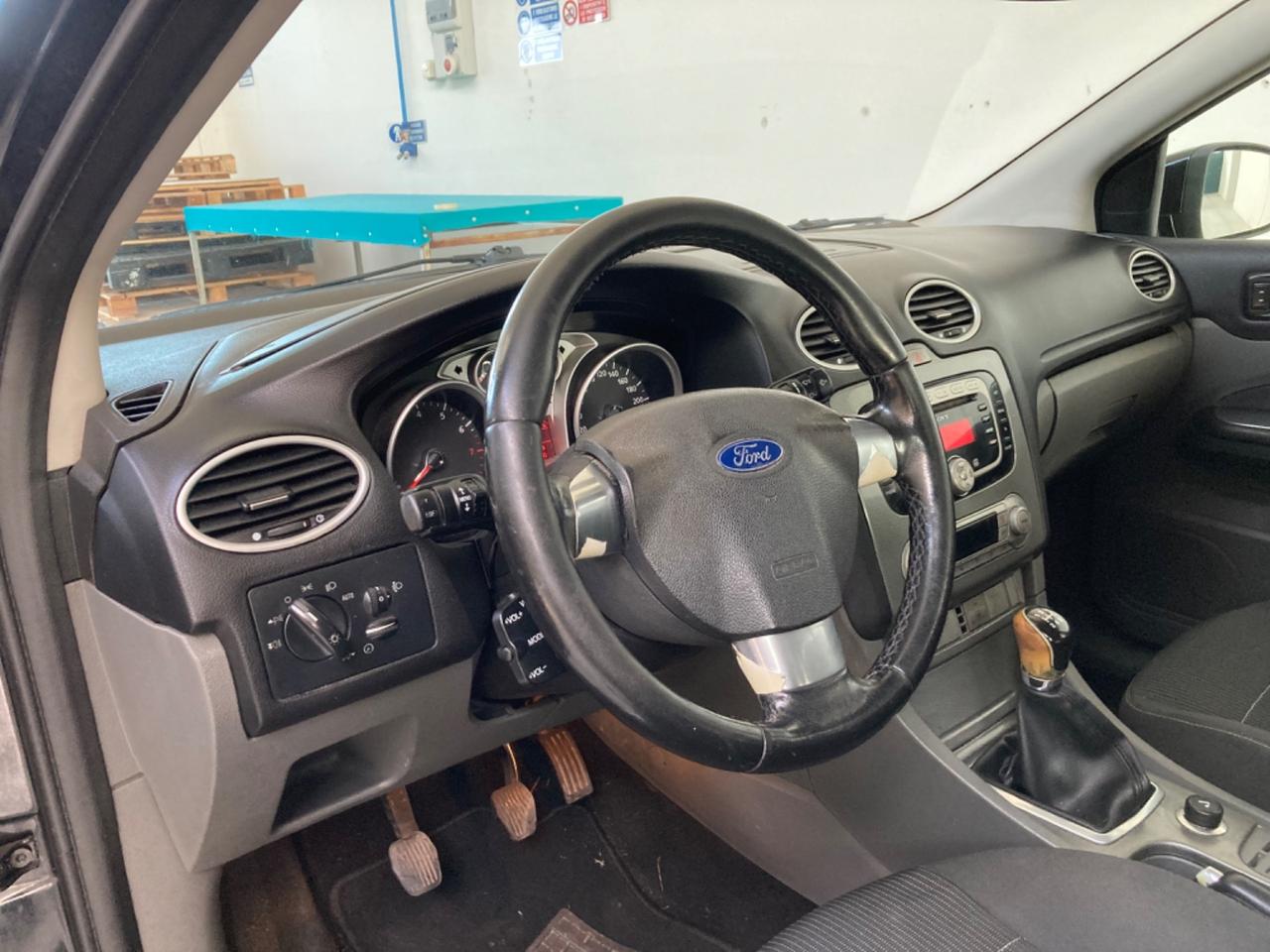 Ford Focus 2.0 (145CV) 5p. Bz.- Met. Tit.