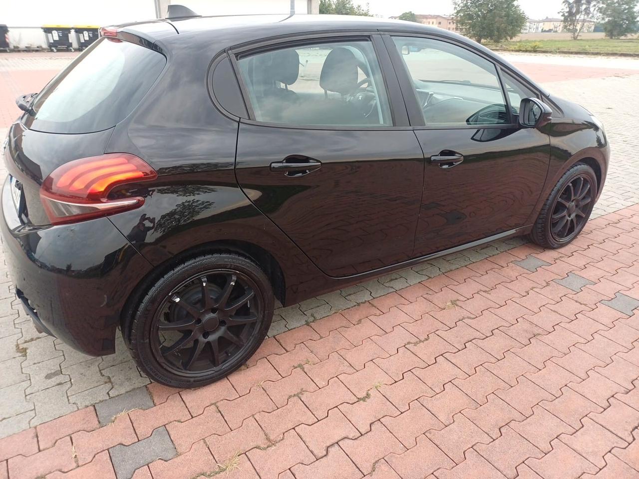 Peugeot 208 BlueHDi 75 S&S 5 porte Active