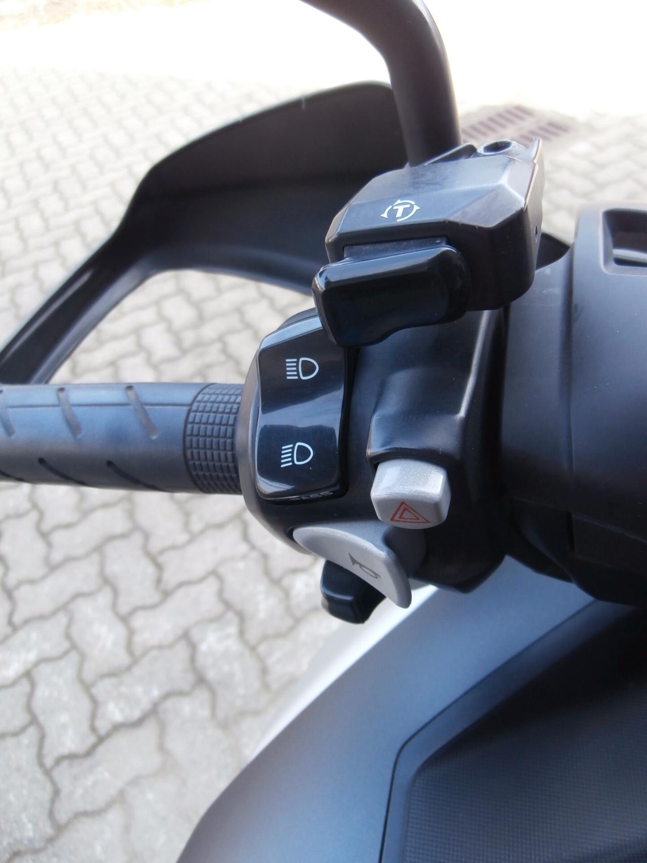 Honda NC 750 X DTC ABS Travel Edition del 2018 trapasso, tagliando e garanzia inclusi