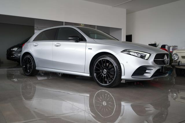 Mercedes-Benz A 250 A250e AMG (eq-power) Premium