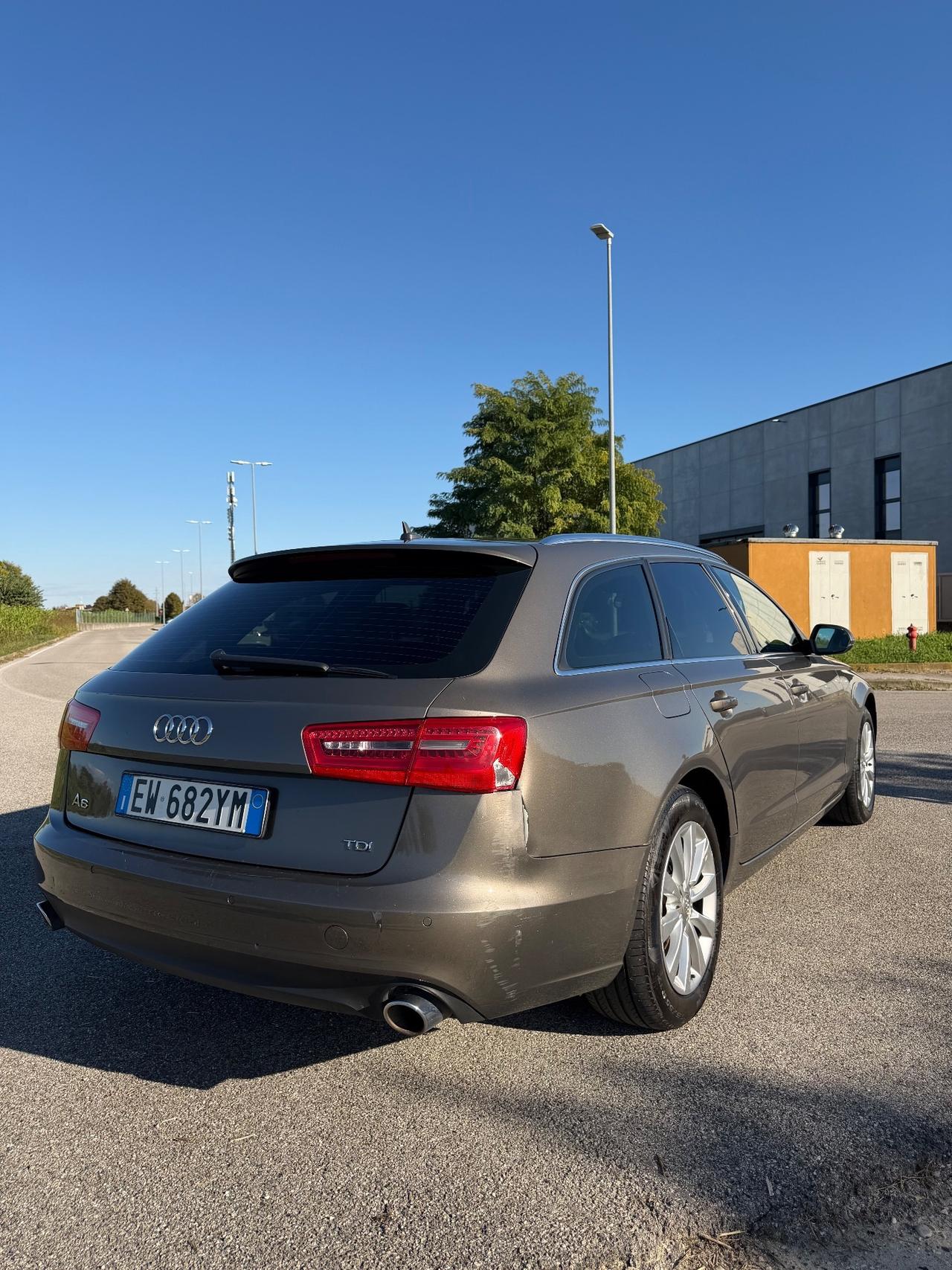 Audi A6 .