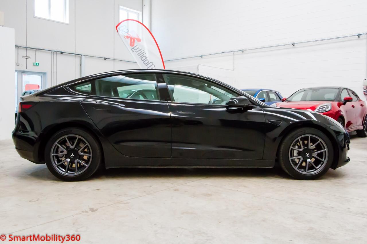 Tesla Model 3 Long Range Dual Motor AWD - Promo finanziamento: 2.500 € di anticipo e 413 €/mese!