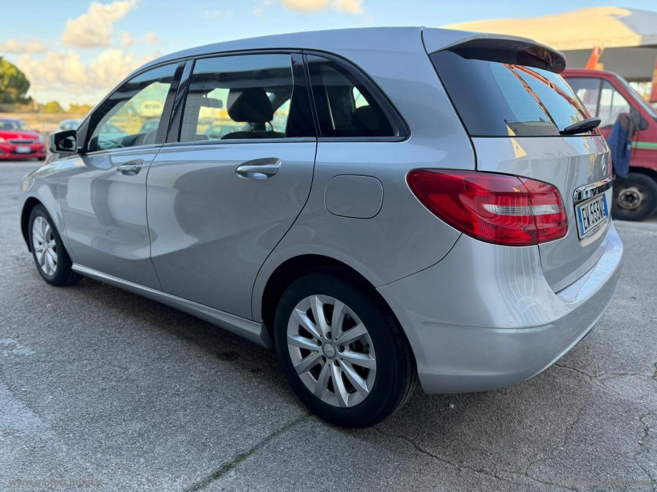 MERCEDES-BENZ B 180 d Automatic Business