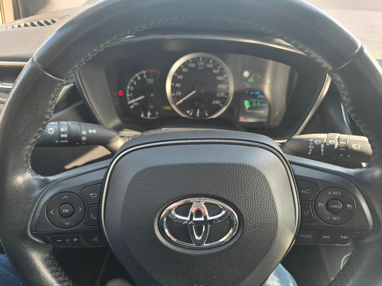 Toyota Corolla 1.8 Hybrid Business