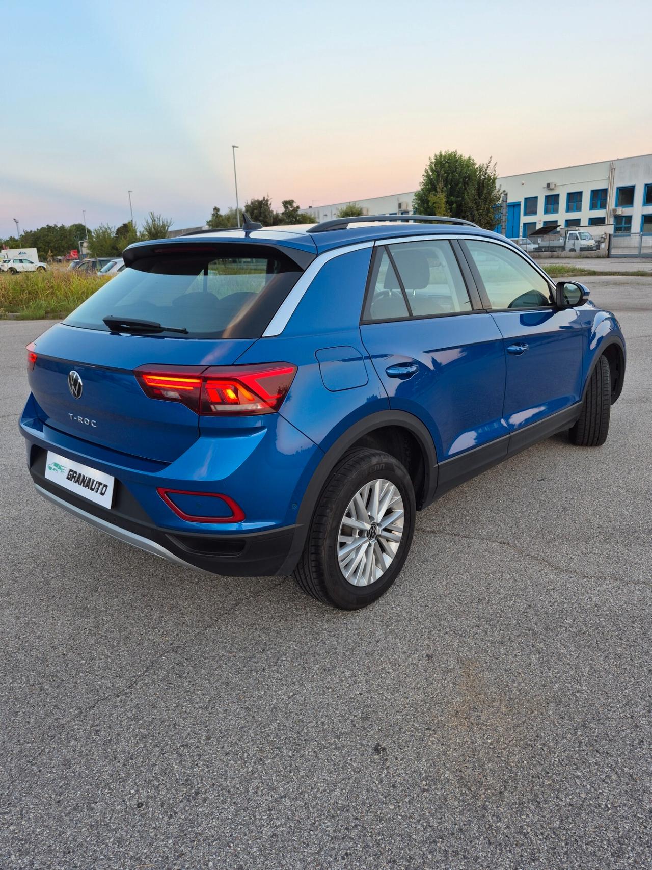 VOLKSWAGEN T-ROC
