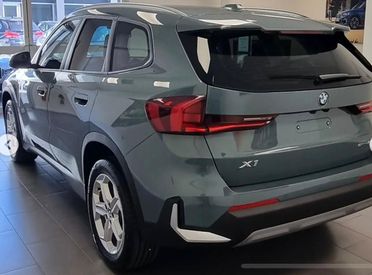 Bmw X1 sDrive 18i xLine-Rata da 320€