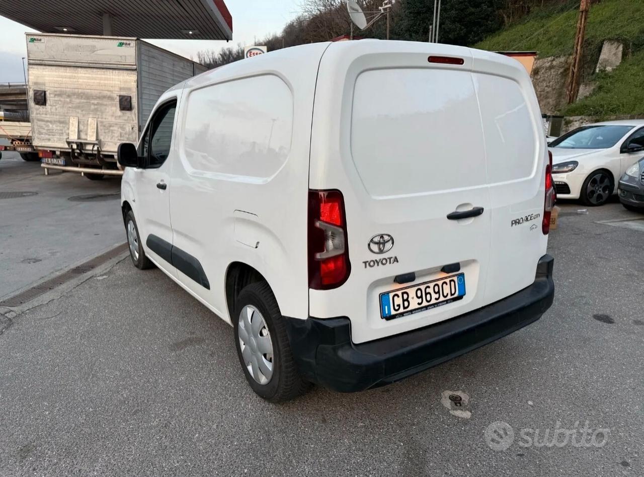Toyota Proace Verso 1.5D L0 D Lounge