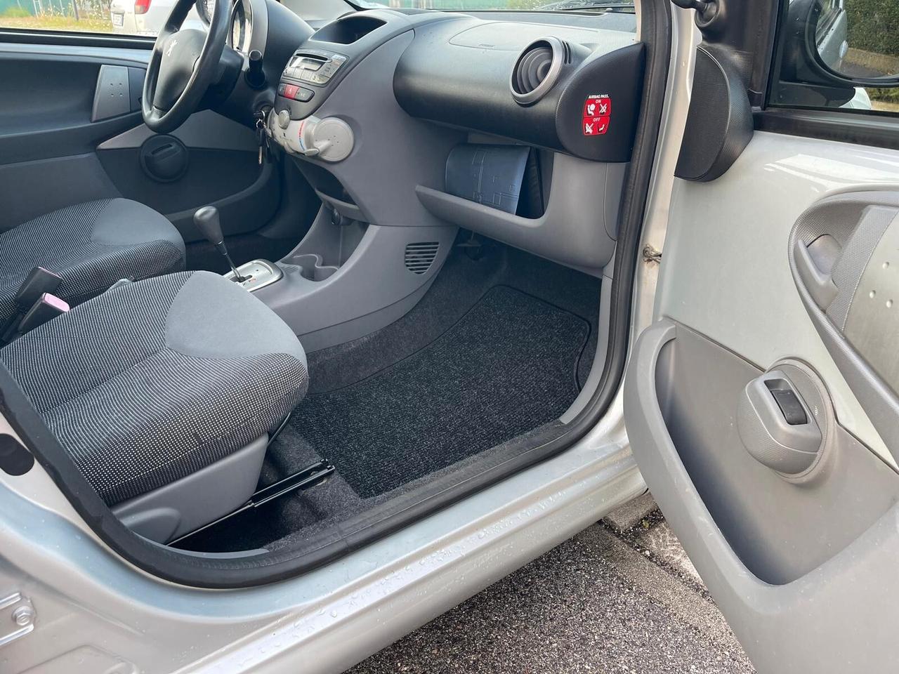 Peugeot 107 5p 1.0 12v Sweet Years AUTOMATICA