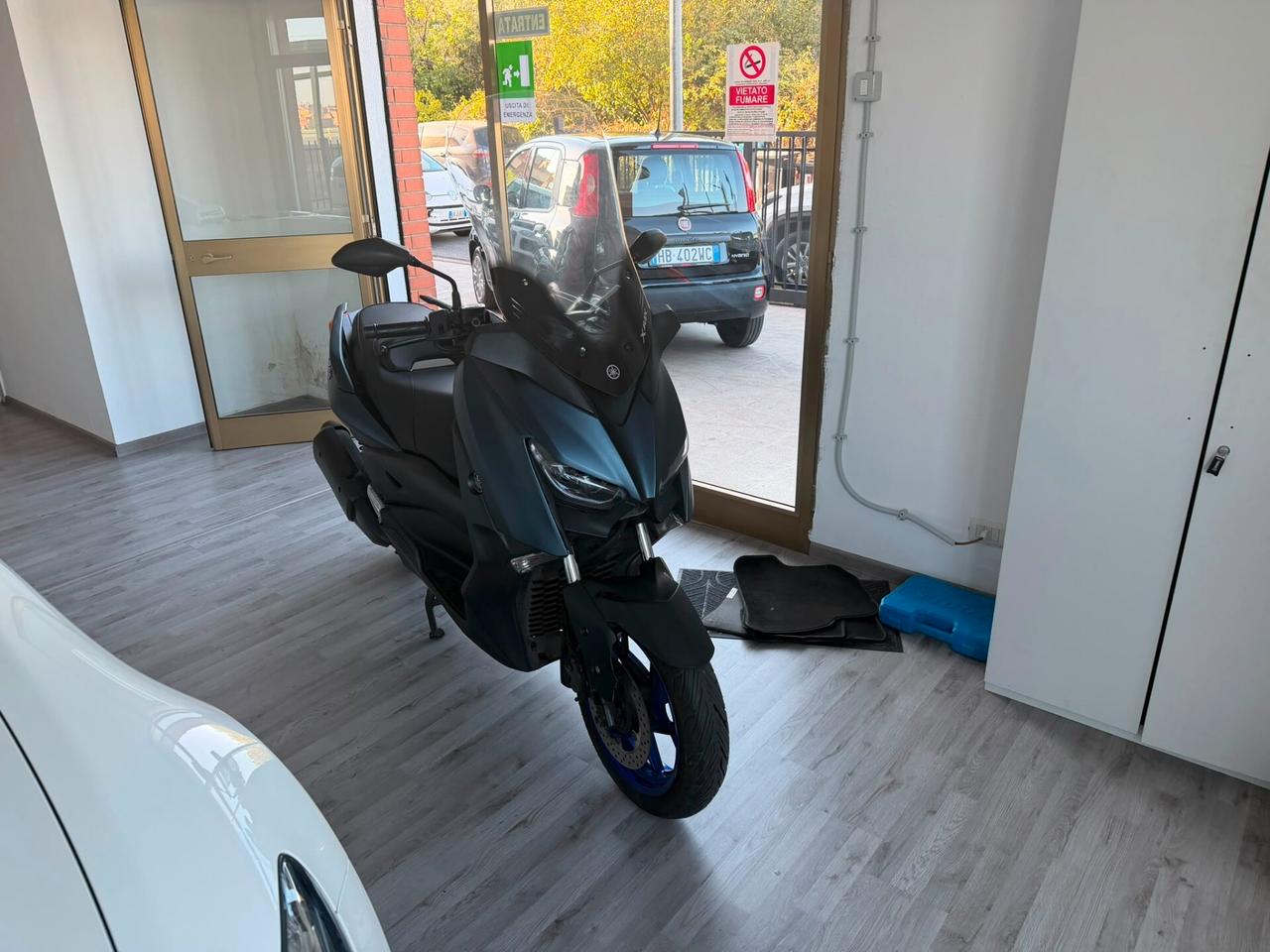 Yamaha X-Max 300