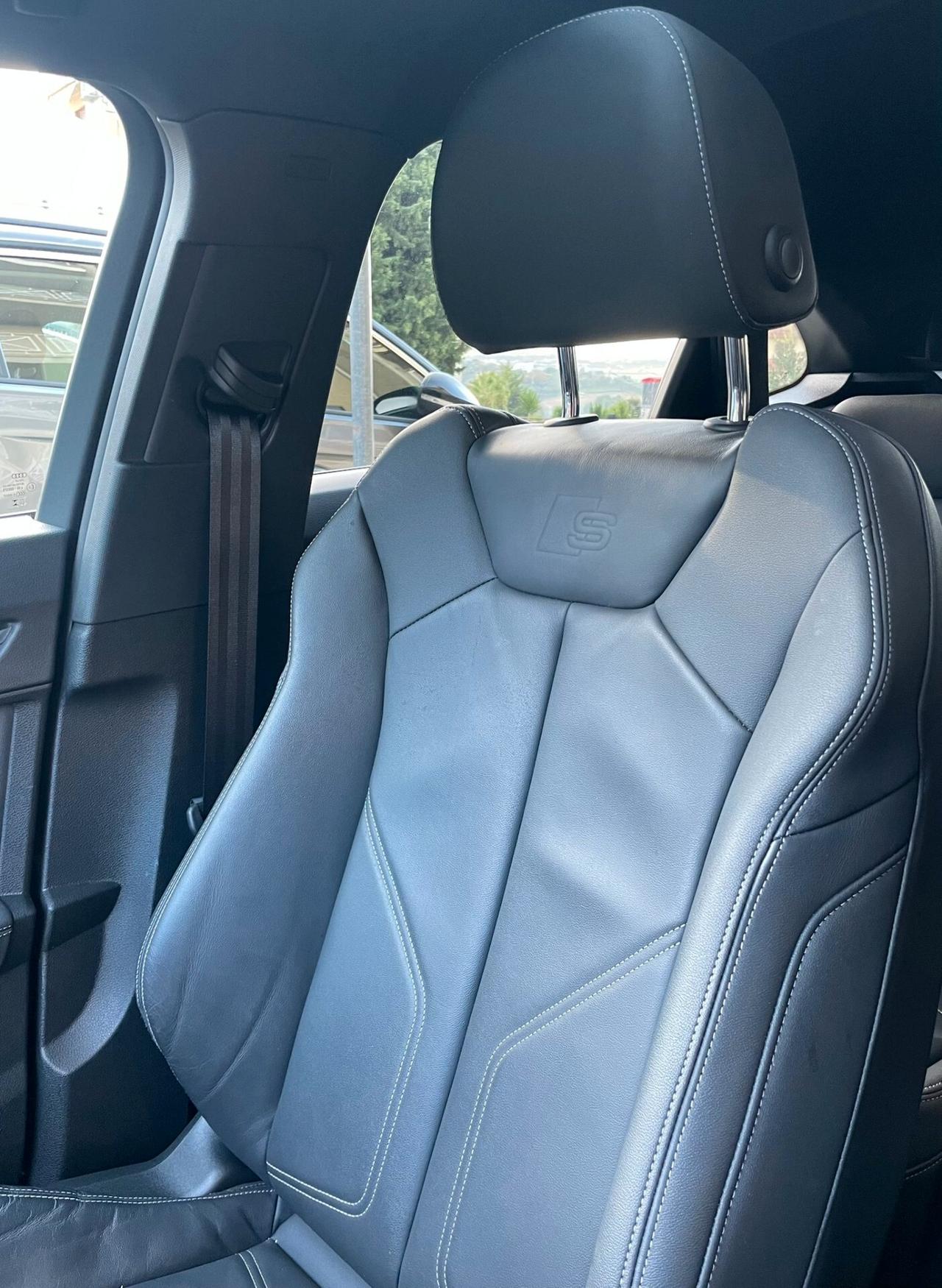 Audi Q3 40 TDI SPB S-line quattro Identity Black