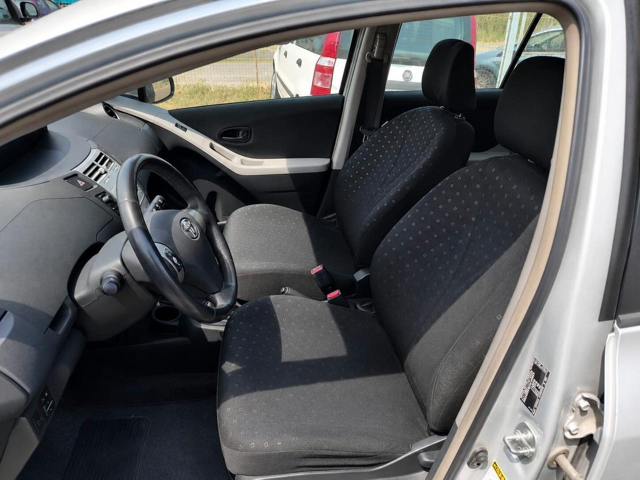 Toyota Yaris 1.0 5P Doppia Occasione da MV Auto!