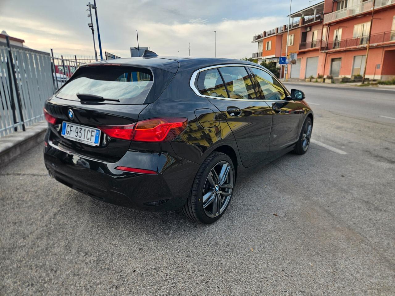 Bmw 116 116d 5p. Business Advantage