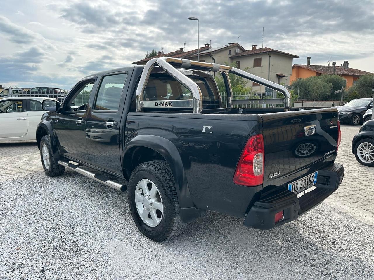 Isuzu D-Max 2.5 TD cat Crew Cab 4WD Pick-up LS EU4