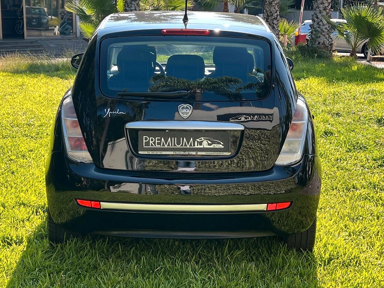 Lancia Ypsilon 1.3 MJT 90 CV Platino