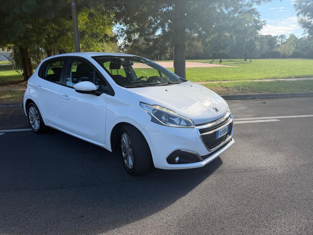 Peugeot 208 PureTech 82 3 porte Allure