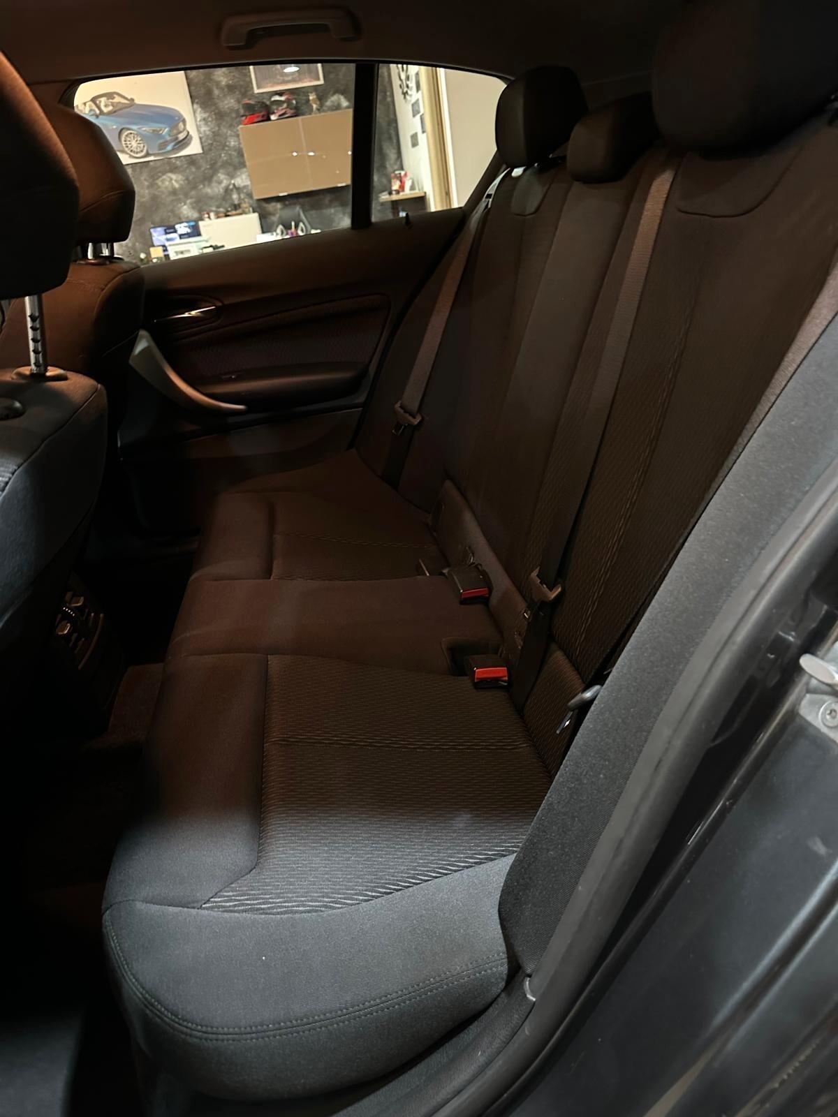 Bmw 116 116d 5p. Urban