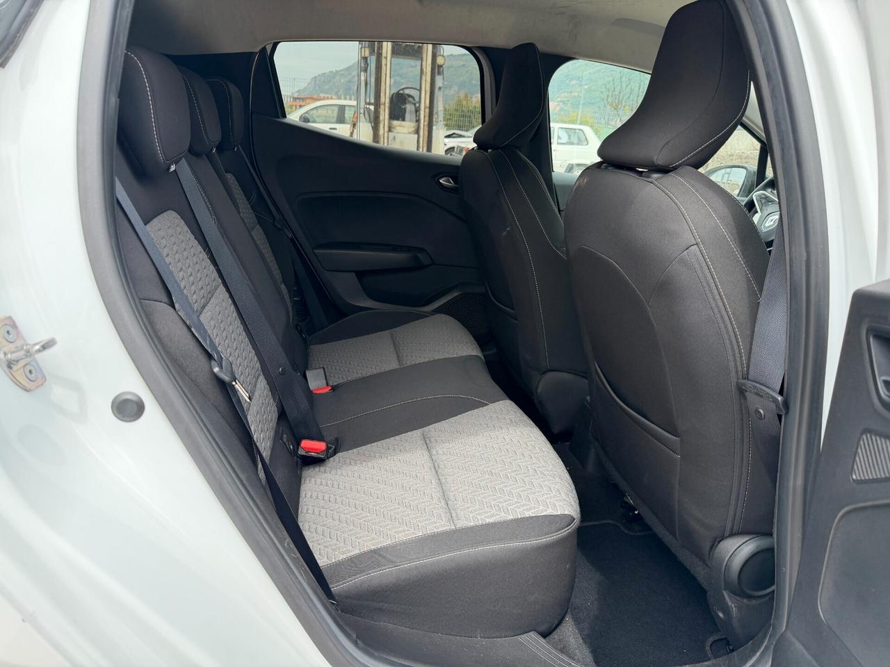 RENAULT CLIO 2023 1.6 HYBRID *AUTOM * AIRB OK