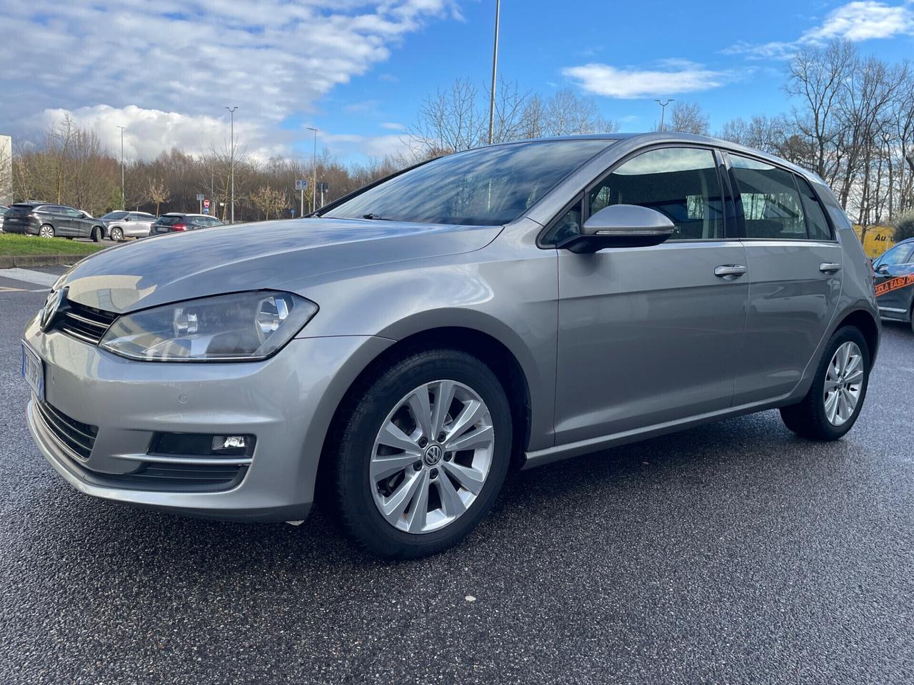 Volkswagen Golf 1.6 TDI 5p.*Navi*Neopatentati*Cerchi*