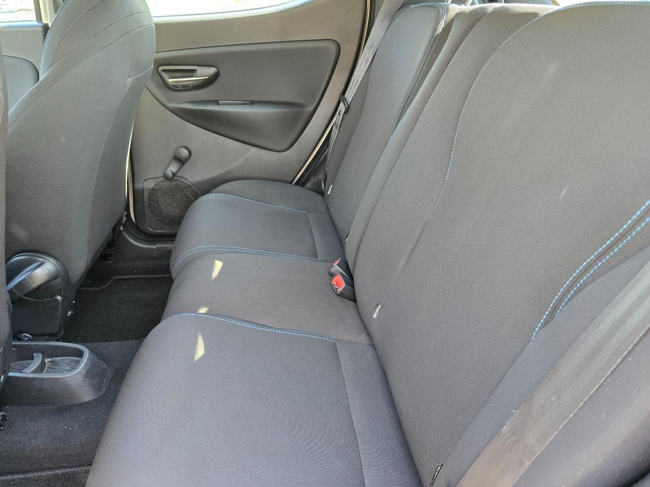 Lancia Ypsilon 0.9 TwinAir 85 CV 5 porte Metano Ec