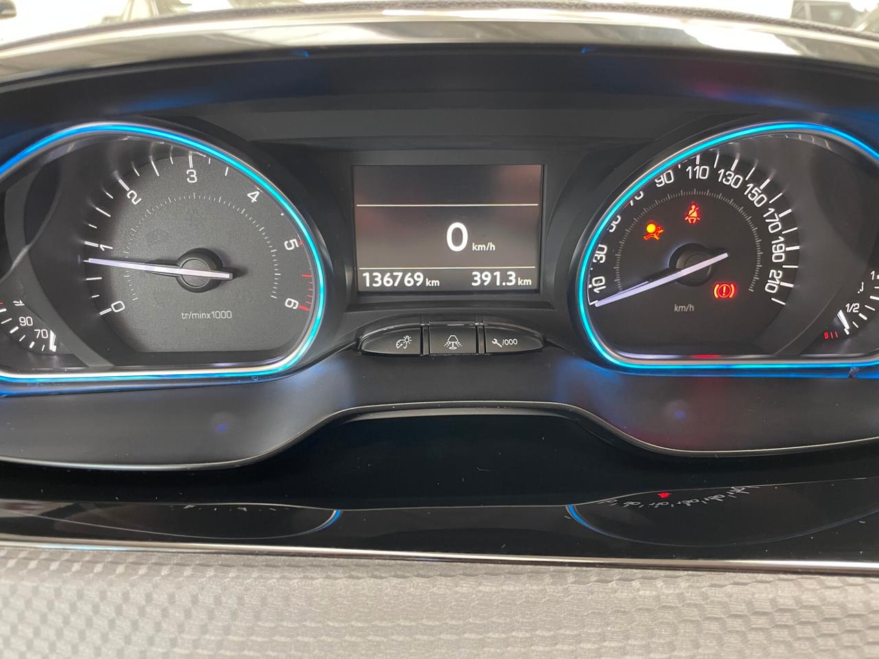 Peugeot 2008 1.5 BlueHDi 100 CV Allure