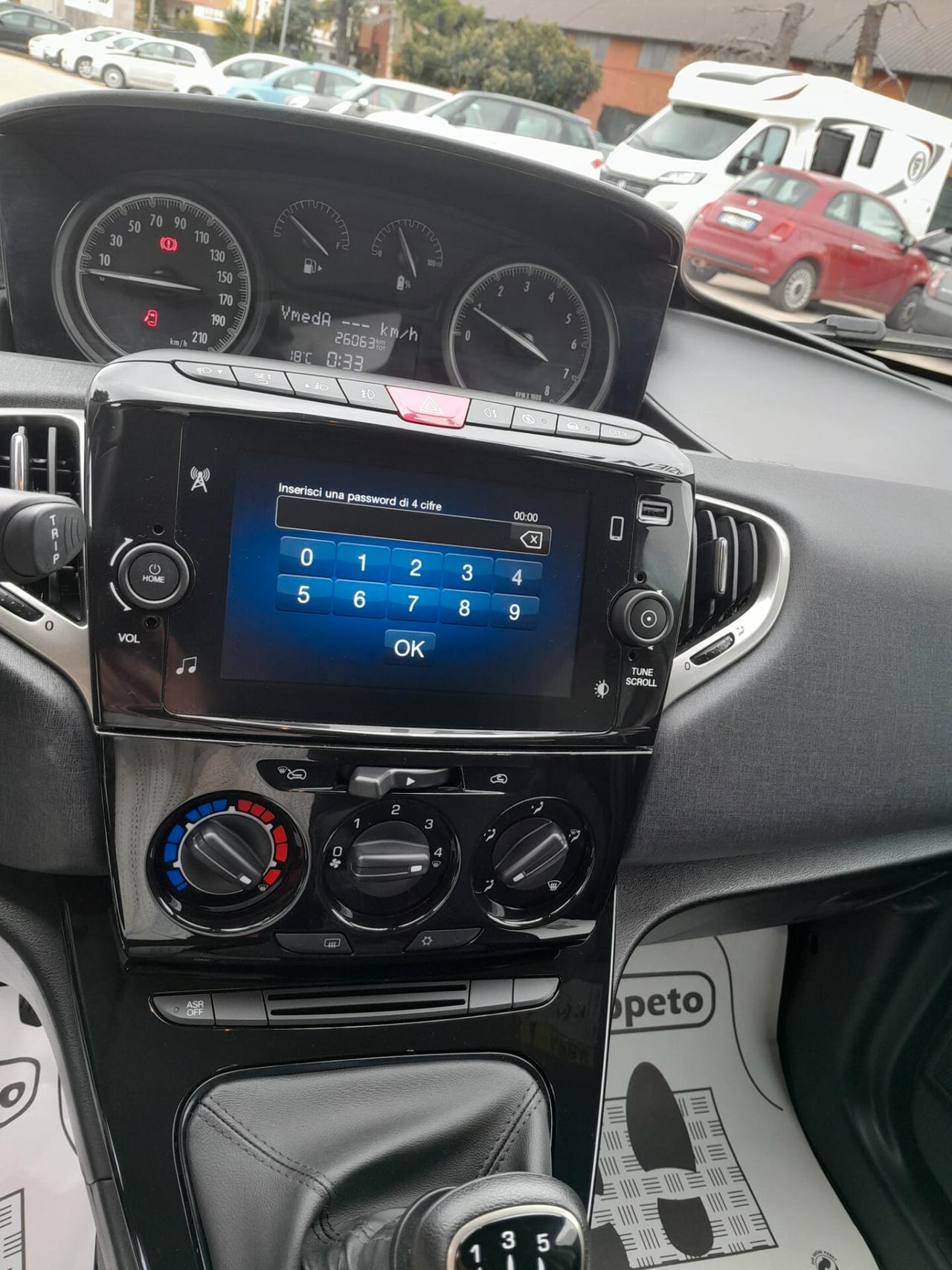 Lancia Ypsilon 1.0 FireFly 5 porte S&S Hybrid Ecochic Gold