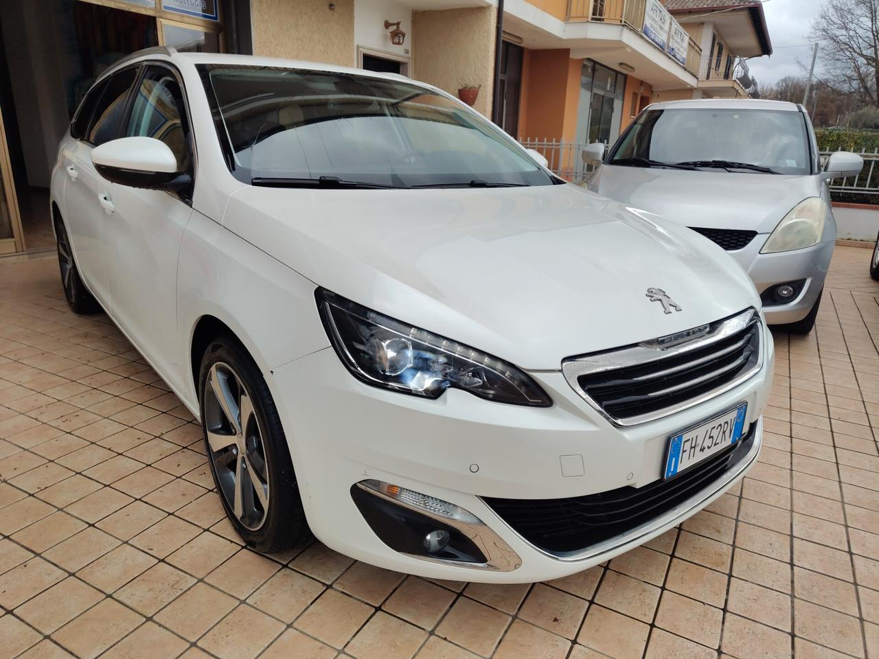 Peugeot 308 BlueHDi 120 S&S EAT6 SW Allure