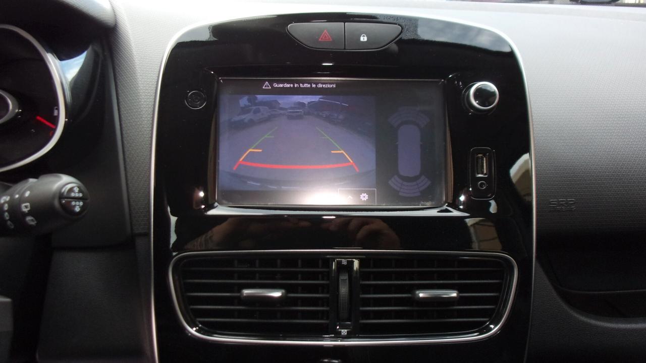 Renault Clio TCe 12V 90 CV 5 porte Moschino Intens