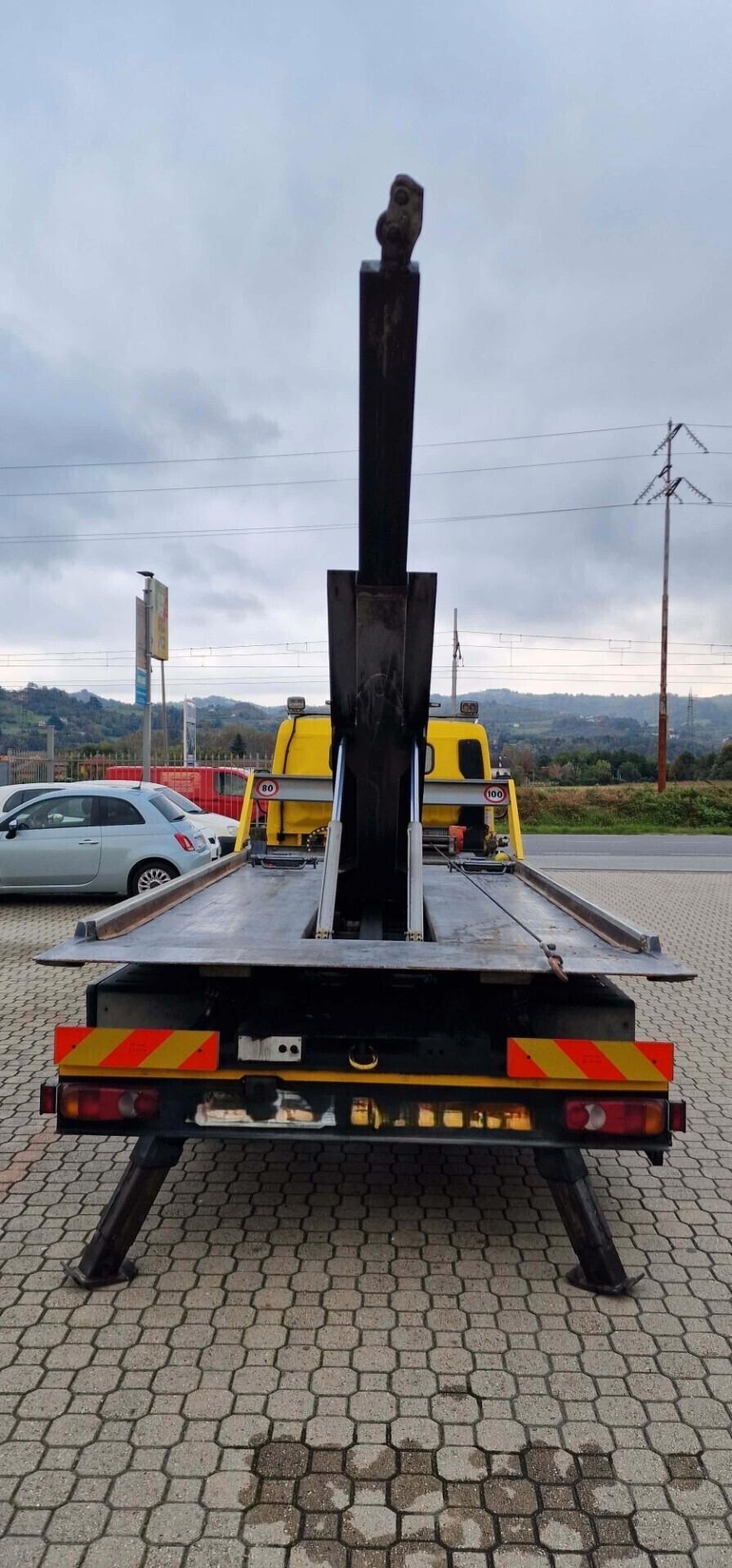 Mitsubishi Canter 7C18 allestito Omars