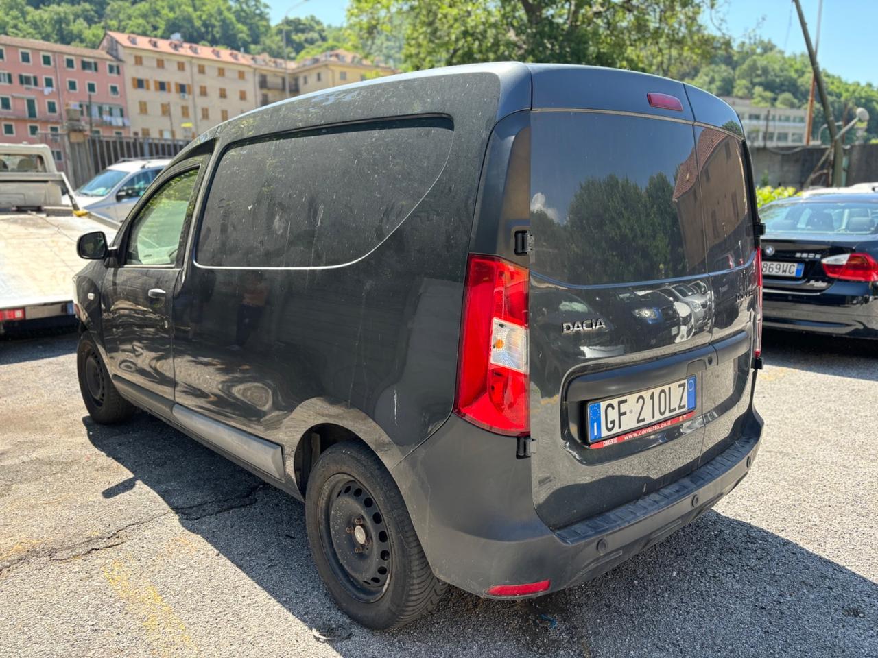 DACIA DOKKER BENZINA SINISTRATA