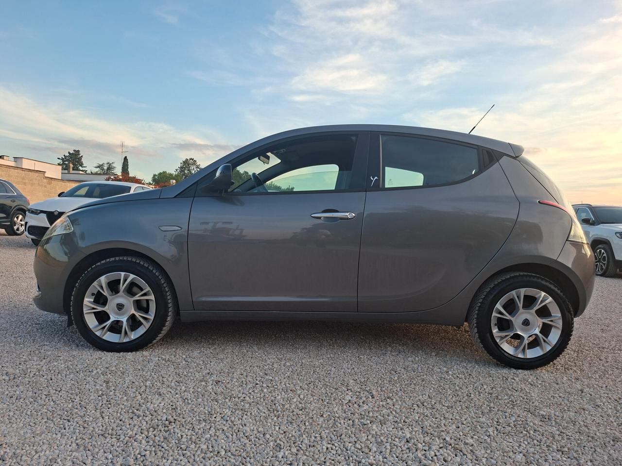 Ypsilon 1.3 MJT 95 CV 5p Cerchi*Clima