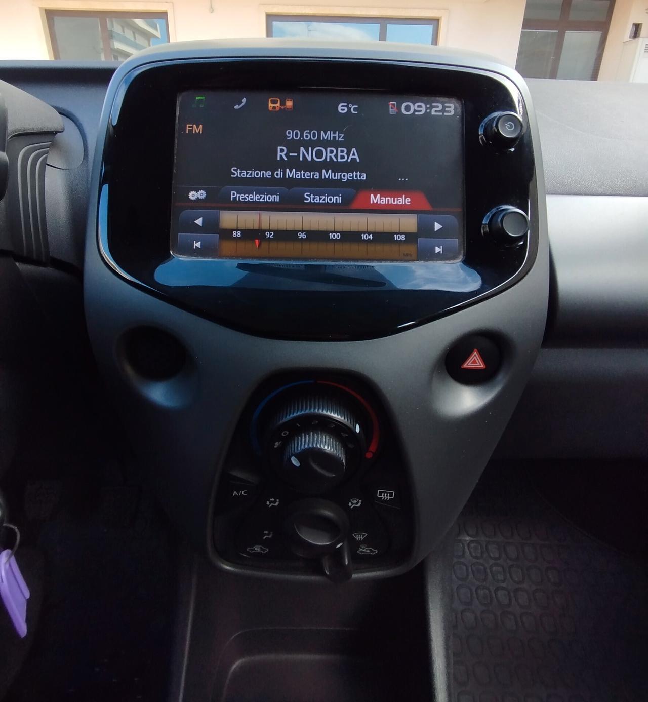 Toyota Aygo 1.0 VVT-i 72 CV 5 porte x-business