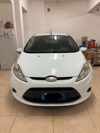 Ford fiesta 1.4 gpl titanium