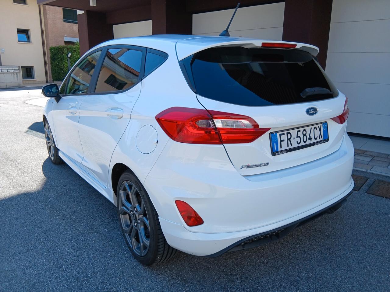 Ford Fiesta 1.0 Ecoboost 125 CV 5 porte ST-Line tua a € 179 mese