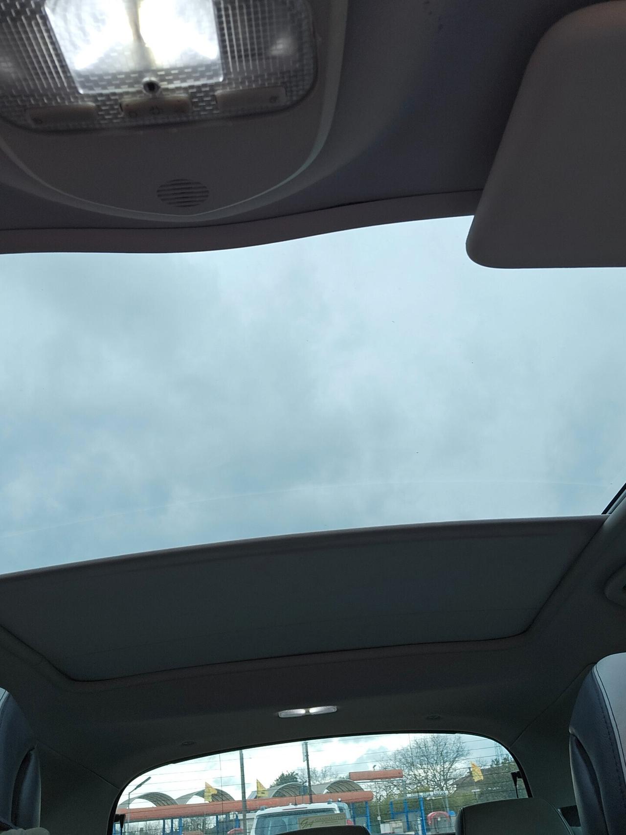 Peugeot 3008 HYbrid4 99g BATTERIA ROTTA