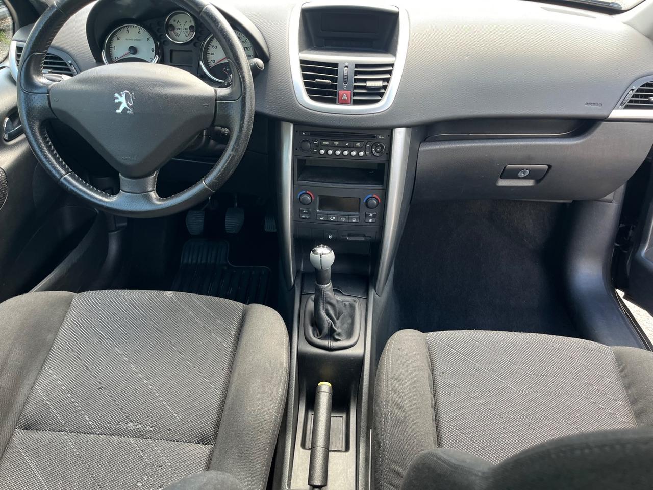 Peugeot 207 1.4 88CV 3p. ONE Line