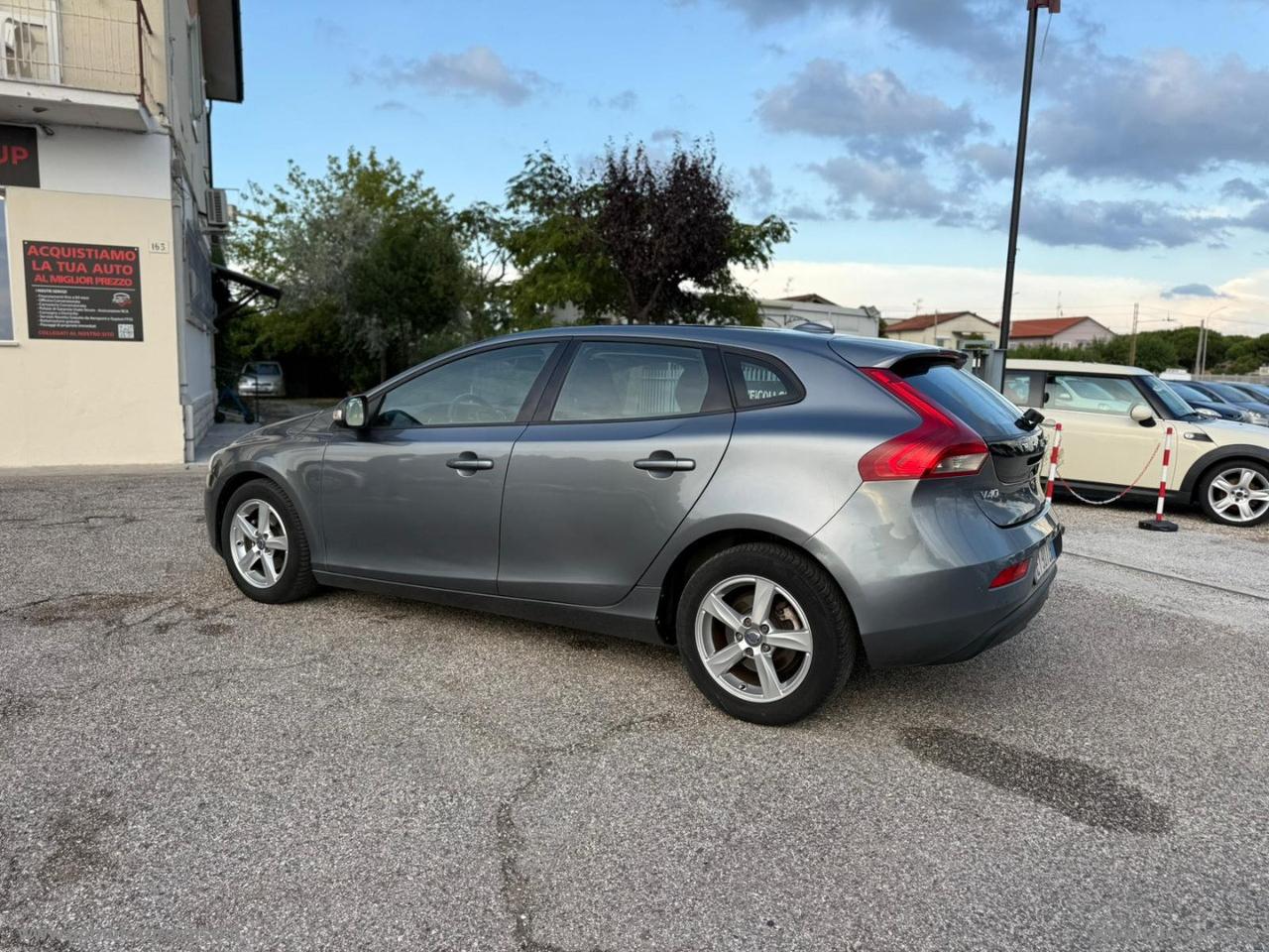 VOLVO V40 D2 Momentum