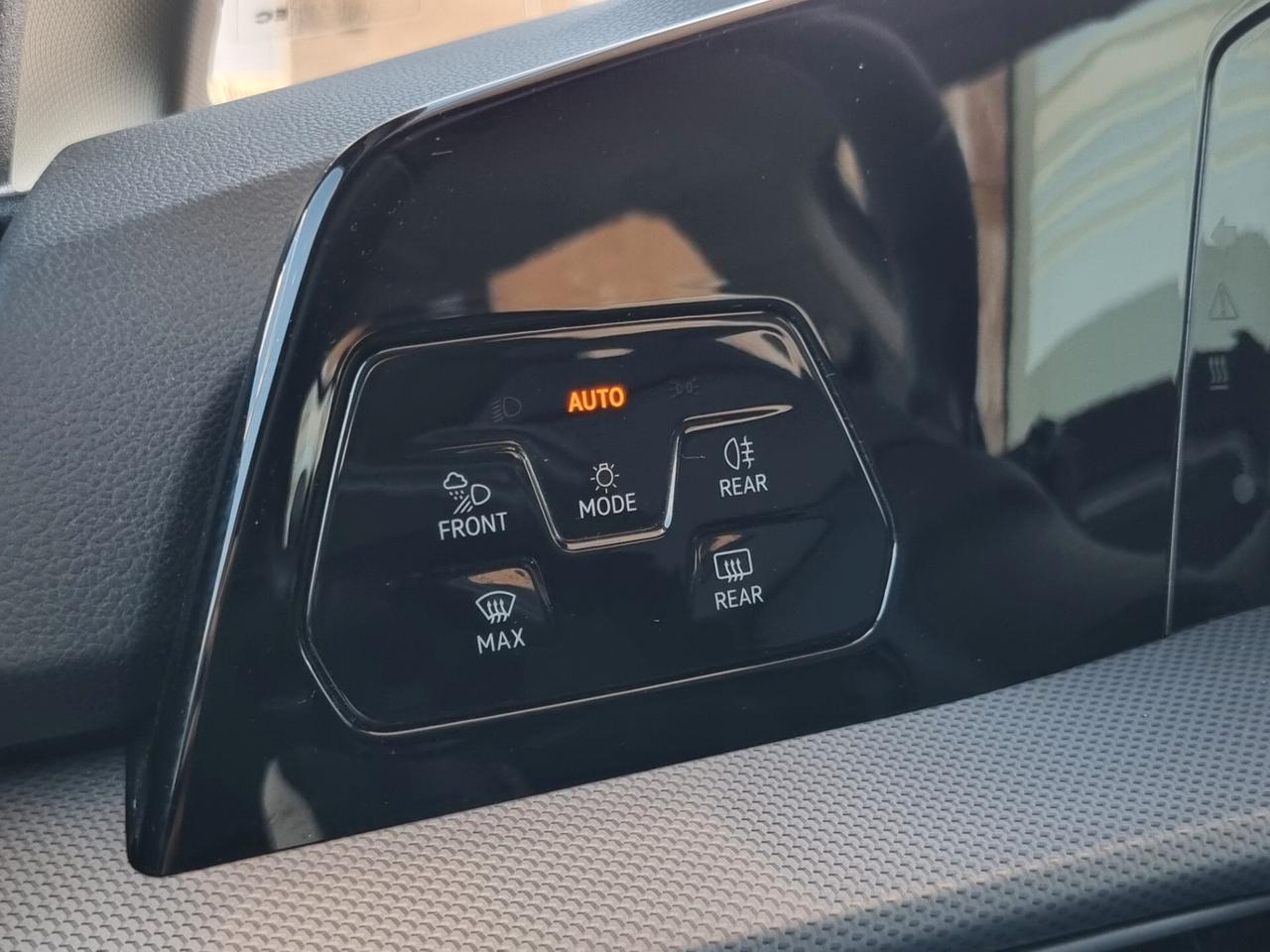 Volkswagen Golf VIII 2.0 tdi Style 150cv dsg