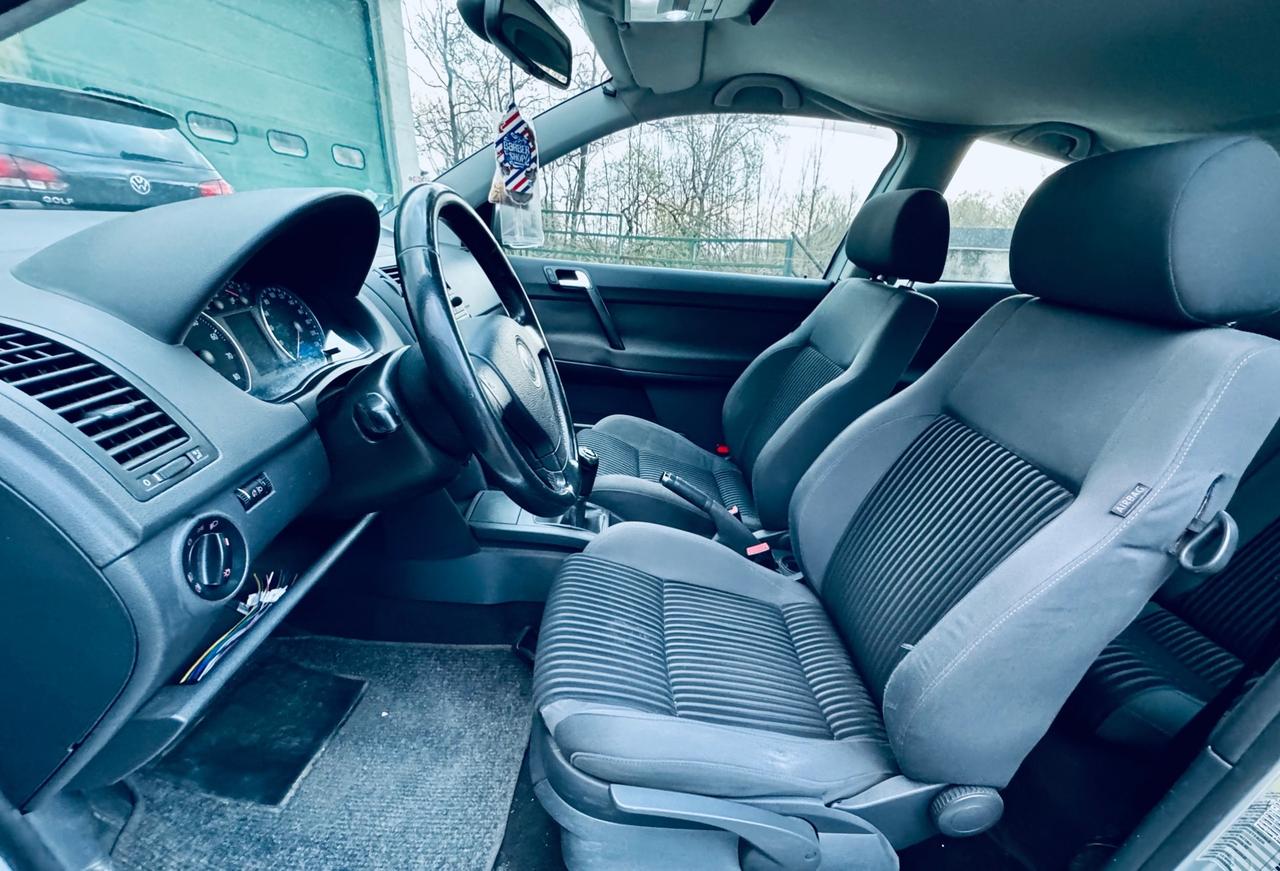 Volkswagen Polo 1.4/75CV 16V 3p. Sportline