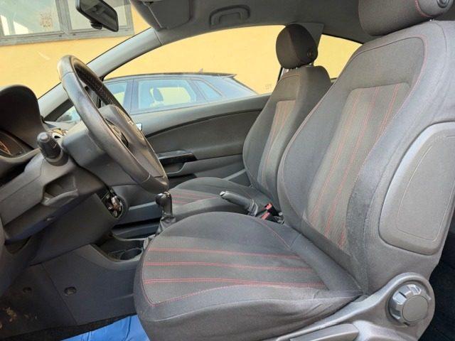 OPEL Corsa 1.2 3 porte b-color
