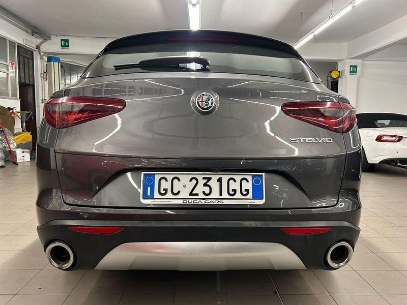 Alfa Romeo Stelvio 2.2 Turbodiesel 160 CV AT8 RWD