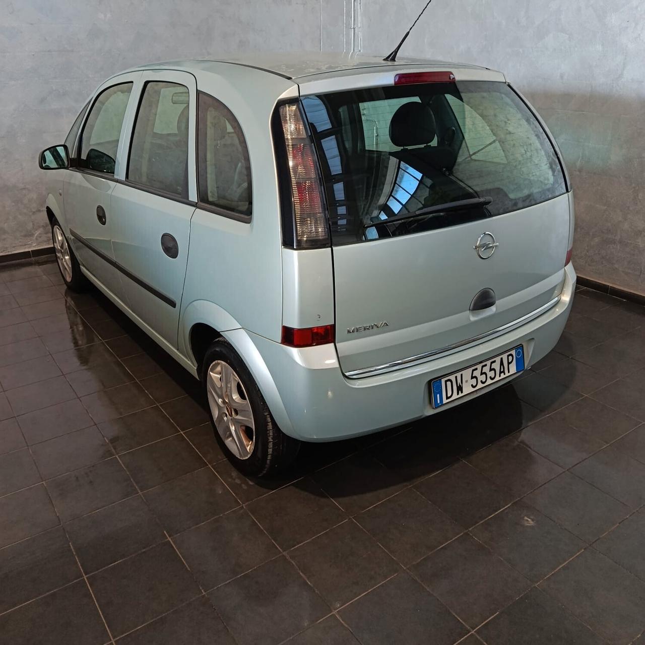 Opel Meriva 1.4 BENZINA NEOPATENTATI