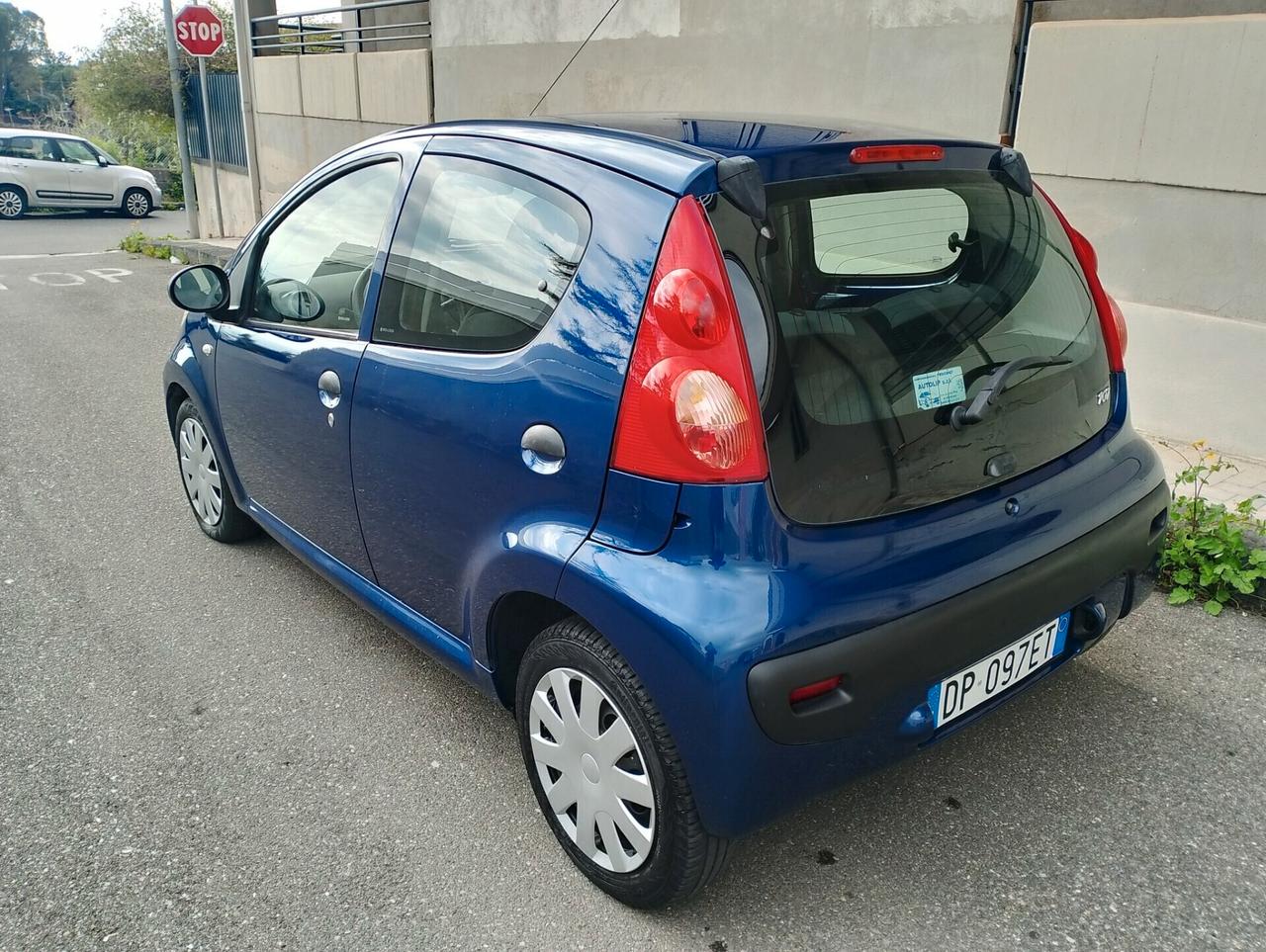 Peugeot 107 1.0 68CV 5p. Sweet Years 2Tronic