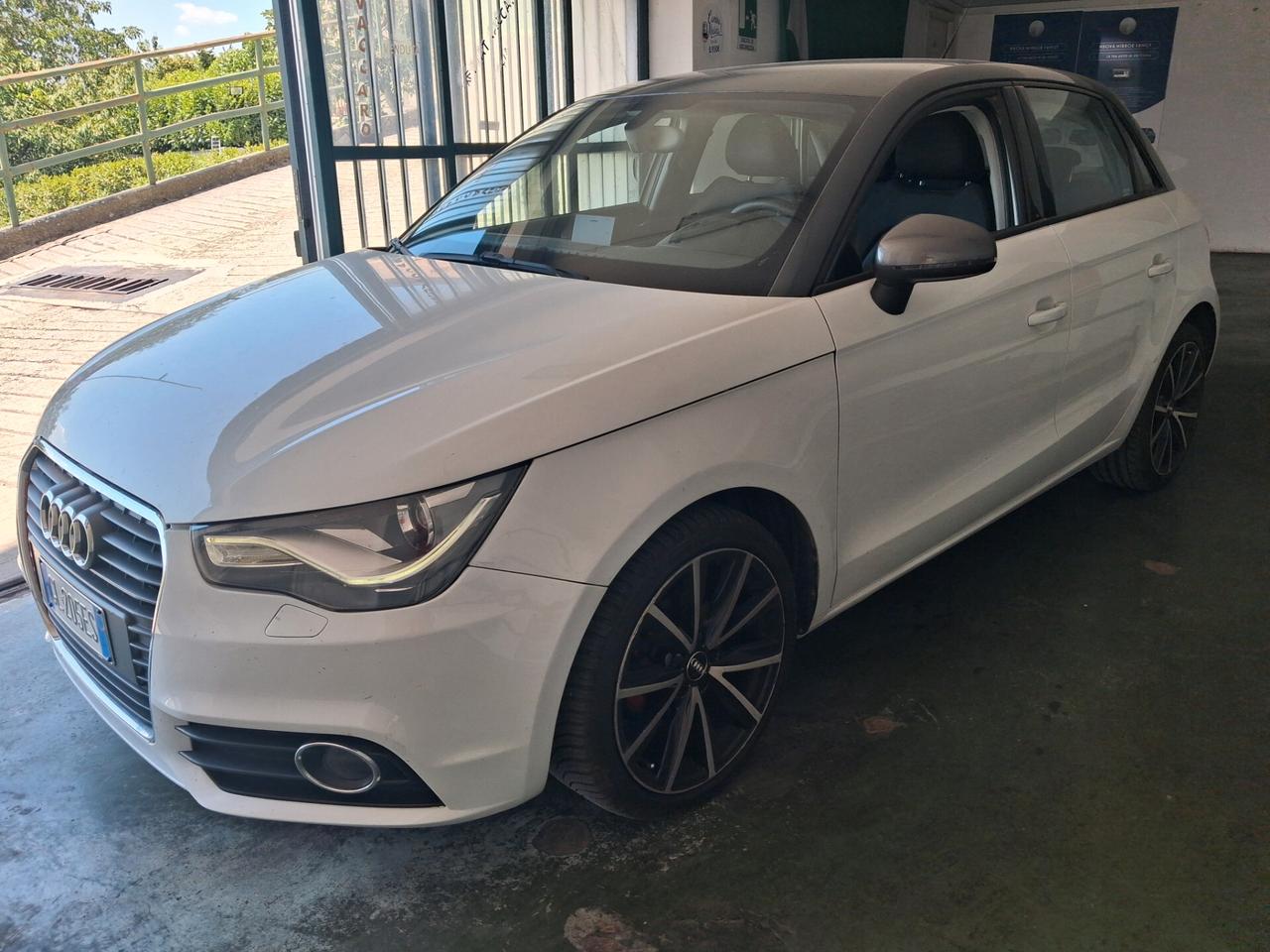 Audi A1 SPB 1.6 TDI S tronic S LINE