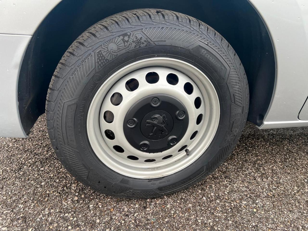 Peugeot Expert BlueHDi 115 S&S PL-TN Combi Standard 9 POSTI