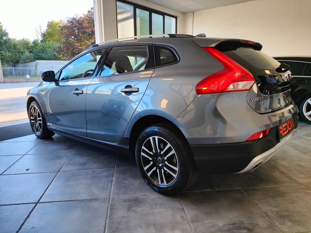 VOLVO V40 CROSS COUNTRY 2.0 D2